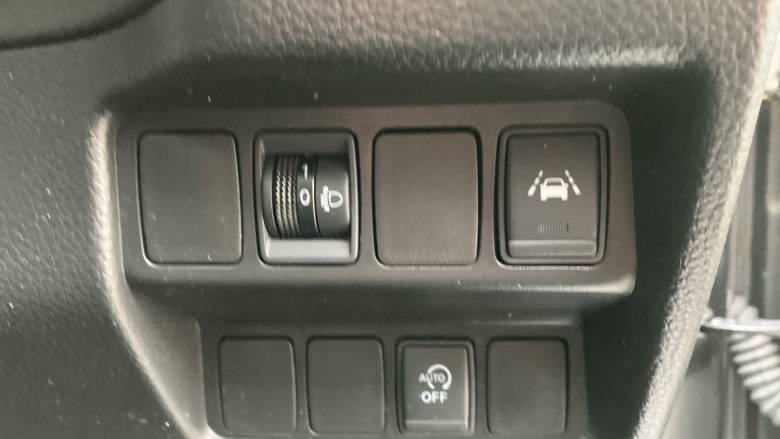 Nissan Qashqai 1.5 dCi N-Connecta 5dr Diesel Hatchback